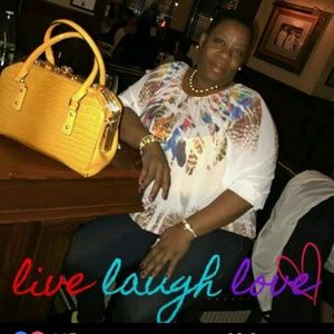 Meet your Posher, Pamela